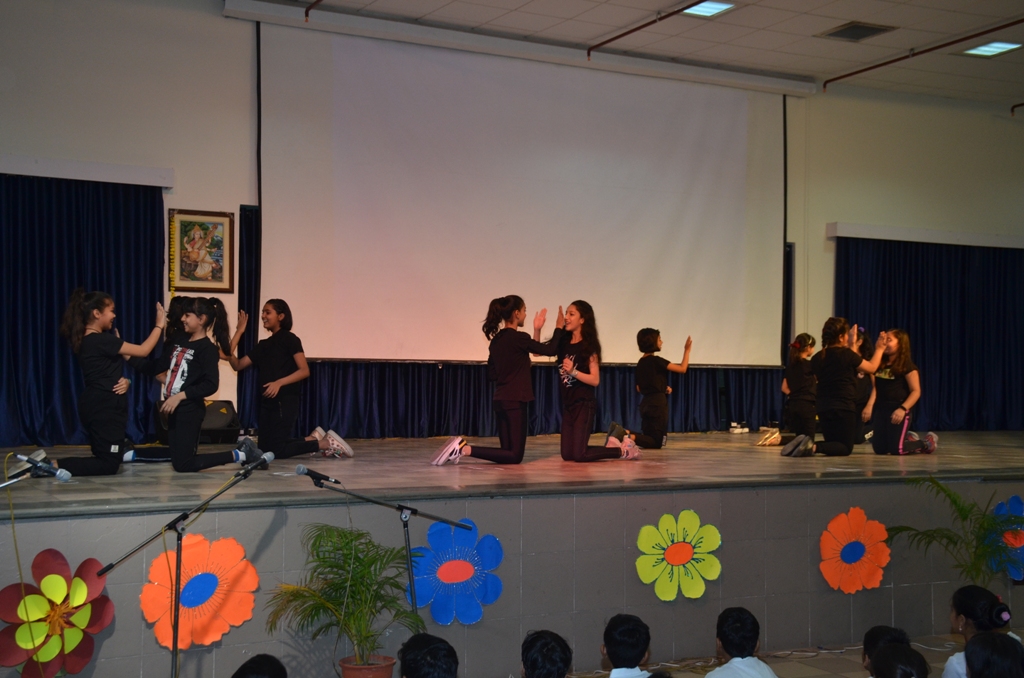 Grade V class show held at Sanskar School 